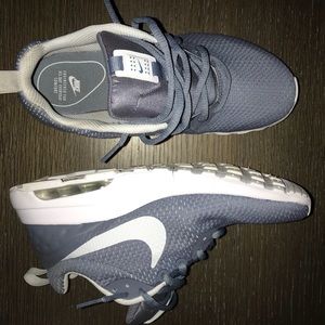 Nike tennis shoes